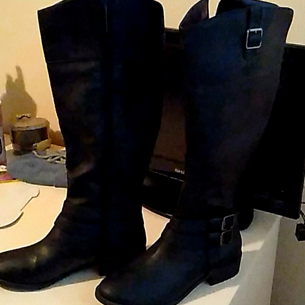 Size 8 American eagle leather boots